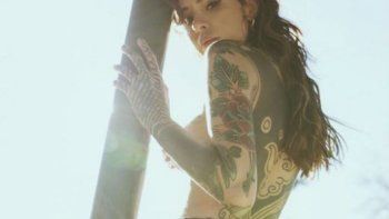 Cande Tinelli sorprendió con una foto sin tatuajes y un severo reclamo a sus padres