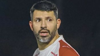 El Kun Agüero sufrió una seria lesión jugando para el senior de Independiente y tendrá que ser operado