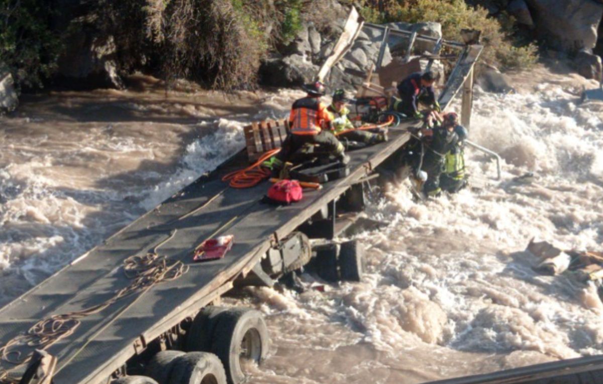 El accidente se produjo en el paso internacional del lado chileno.