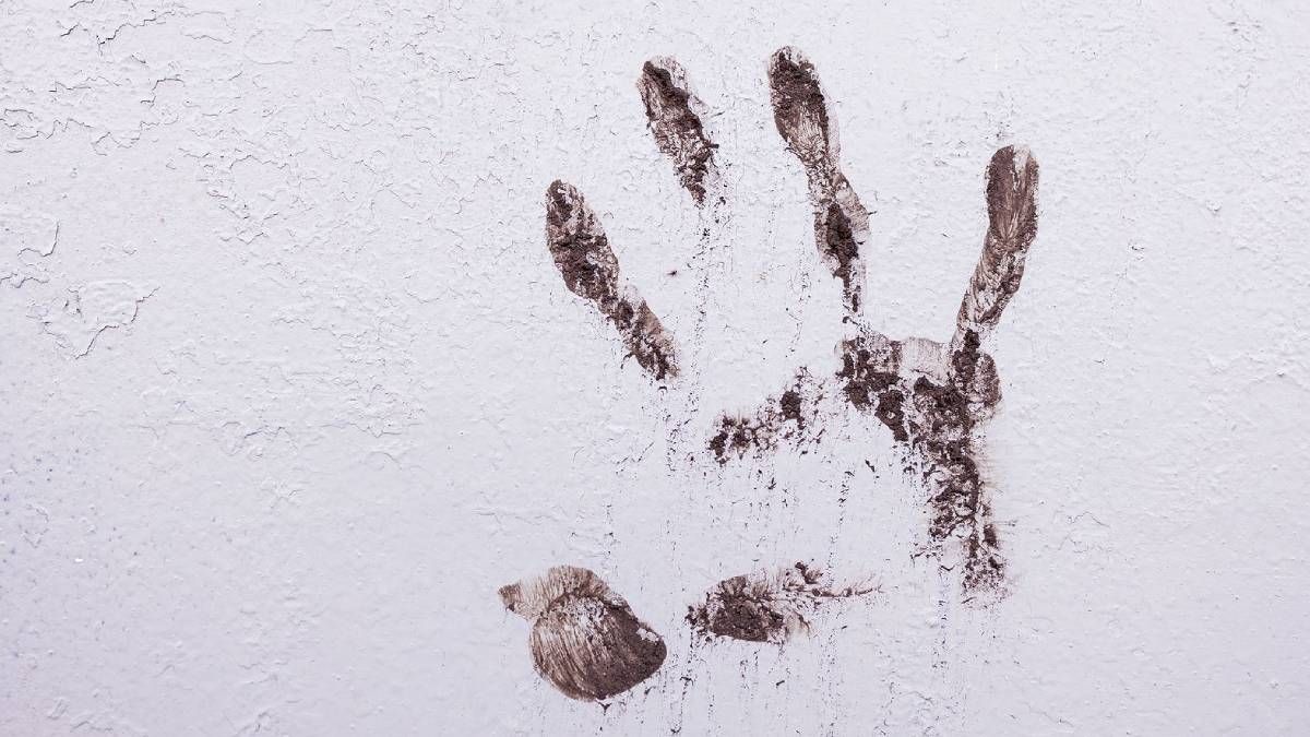 Dile adiós a las manchas de dedos en la pared con estos trucos caseros