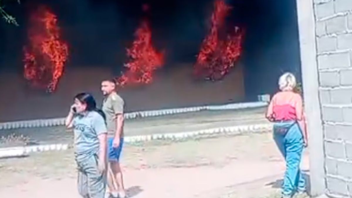 Dos niñas murieron y varias personas sufrieron heridas y quemaduras en un incendio que se desató en un templo evangélico. Dos niñas murieron y varias personas sufrieron heridas y quemaduras en un incendio que se desató en un templo evangélico.