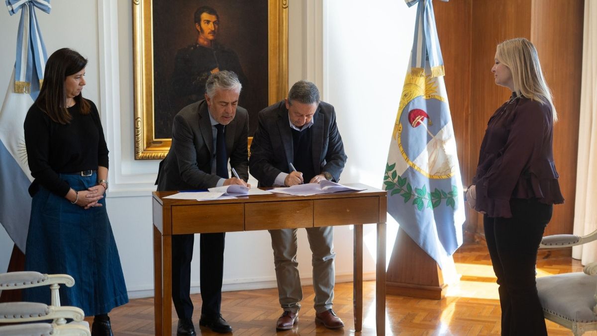 El radical Cornejo y el peronista Jaque se conocen desde hace mucho. Este viernes volvieron a encontrarse. El radical Cornejo y el peronista Jaque se conocen desde hace mucho. Este viernes volvieron a encontrarse.