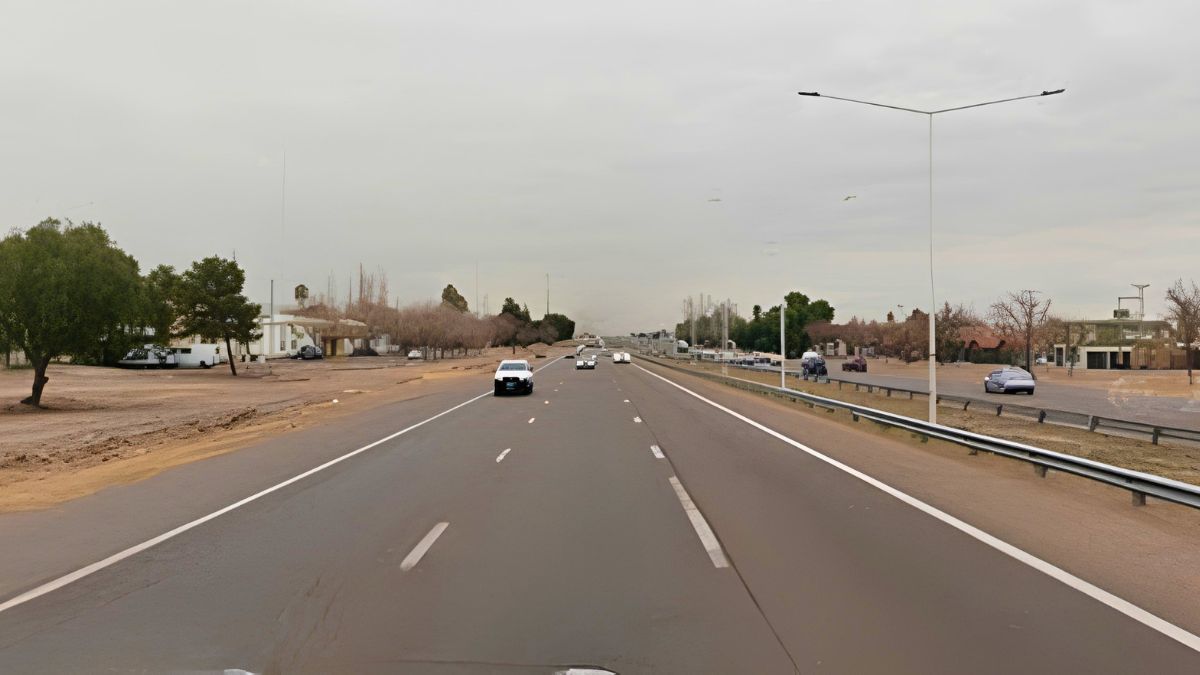 Esta es la zona del Acceso Sur donde estará ubicado el nuevo puente, a la altura de calle Aristóbulo del Valle. Imagen: Google Maps