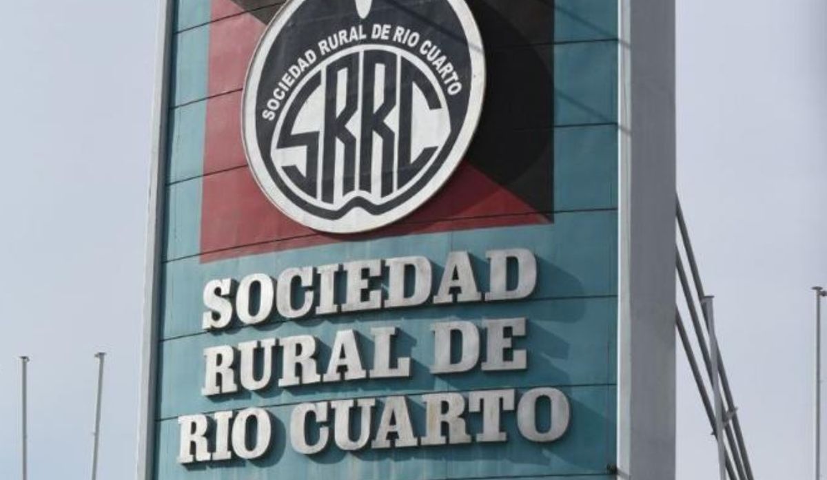 El cartel de la sede donde se reunieron los representantes de JxC.