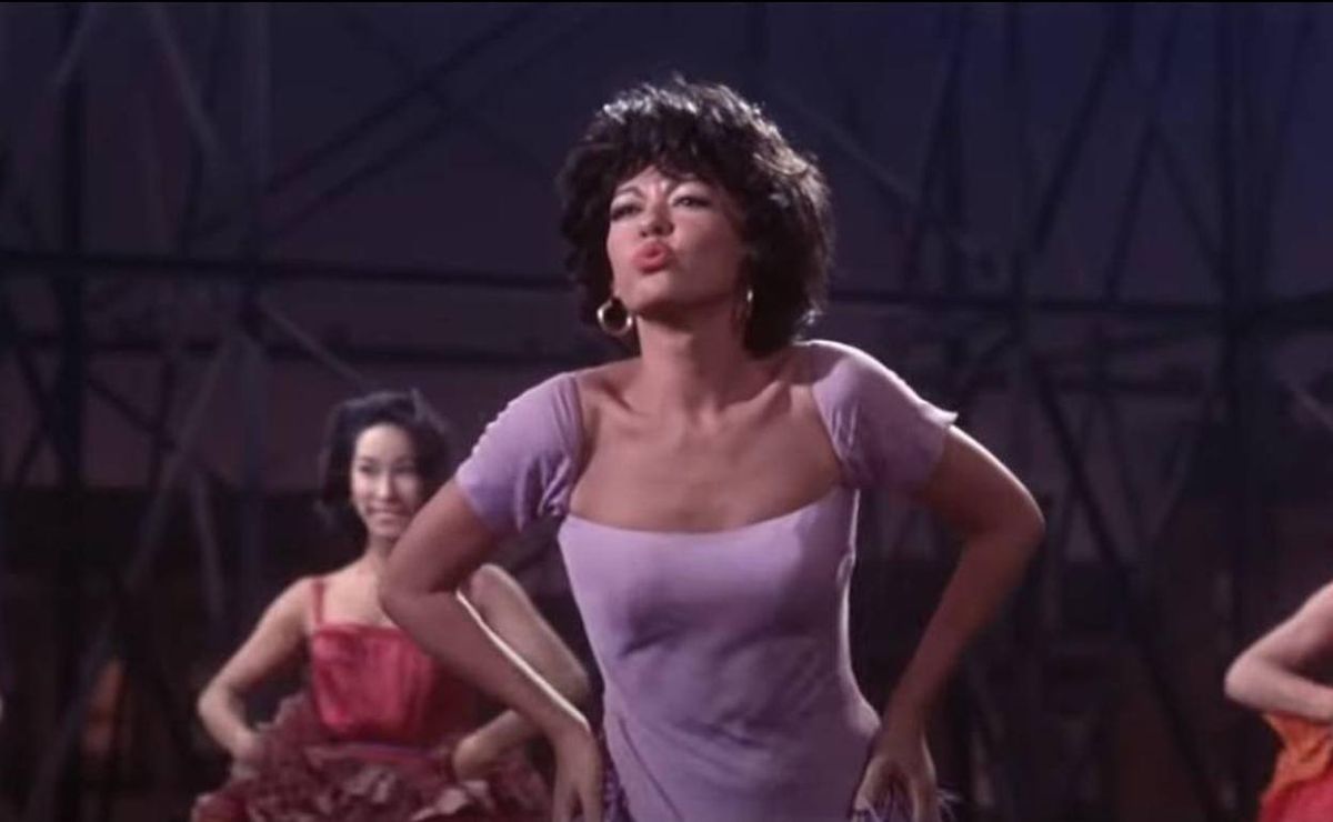 Rita Moreno como Anita en Rita Moreno como Anita en