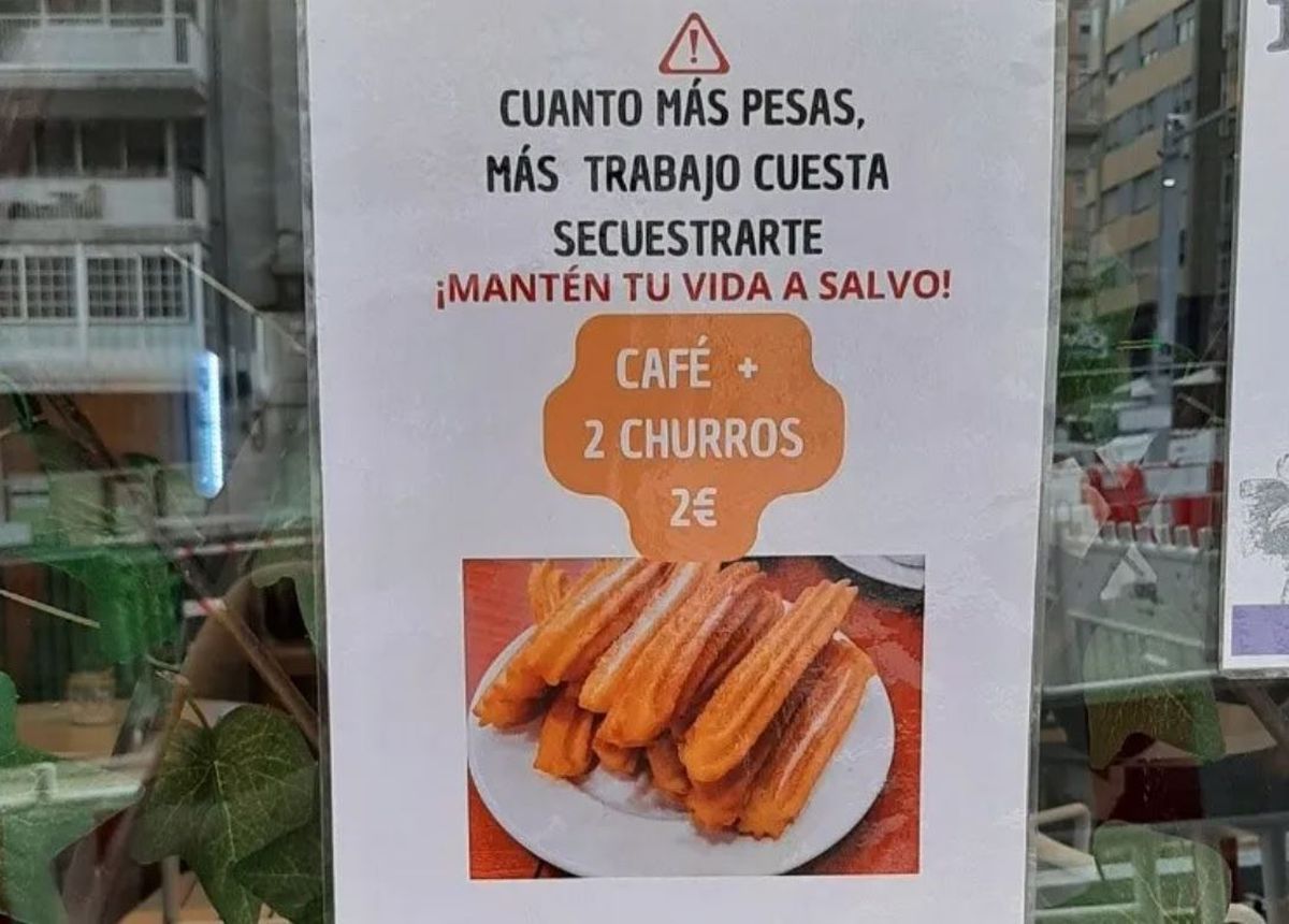 Polémico mensaje. Una cafetería puso un polémico cartel para promocionar su desayuno.
