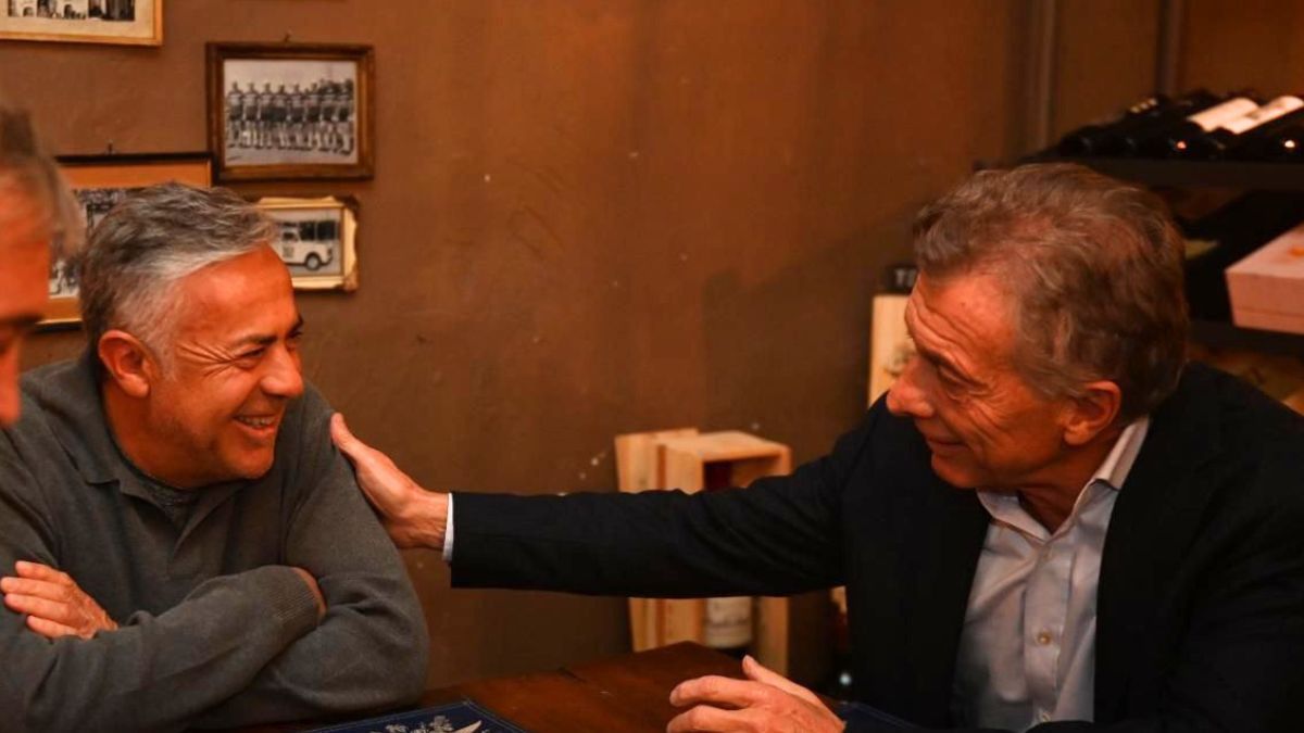Alfredo Cornejo y Mauricio Macri. La alianza entre la UCR y el PRO parece reeditarse. Alfredo Cornejo y Mauricio Macri. La alianza entre la UCR y el PRO parece reeditarse.