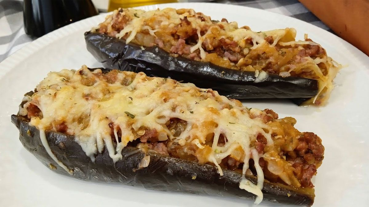 La berenjena es una delicia de la gastronomía y se puede usar en múltiples recetas. La berenjena es una delicia de la gastronomía y se puede usar en múltiples recetas.