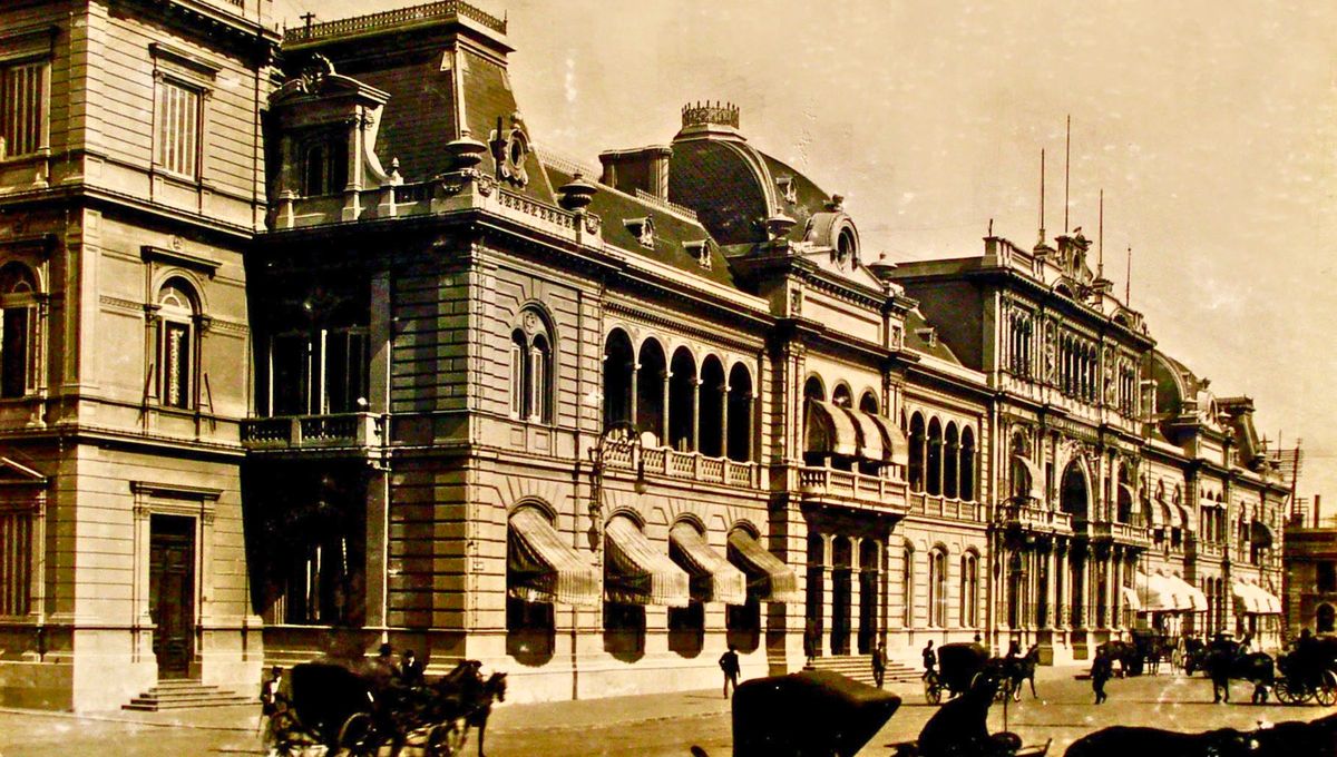 Casa central de Correos y Tel&eacute;grafos, lo que m&aacute;s tarde ser&iacute;a la sede del Gobierno nacional: la Casa Rosada.
