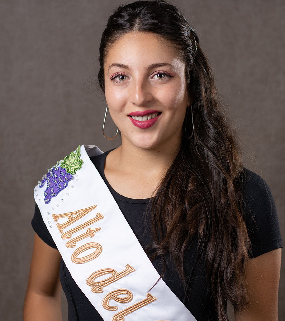 Melanie Luciana Pastrano representante de Alto del Olvido en la Vendimia 2023 de Lavalle.