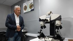 Alfredo Cornejo aseguró que el laboratorio de balística que inauguró este lunes servirá para seguir bajando delitos violentos como los homicidios, que en 10 años cayeron casi a la mitad. Alfredo Cornejo aseguró que el laboratorio de balística que inauguró este lunes servirá para seguir bajando delitos violentos como los homicidios, que en 10 años cayeron casi a la mitad.