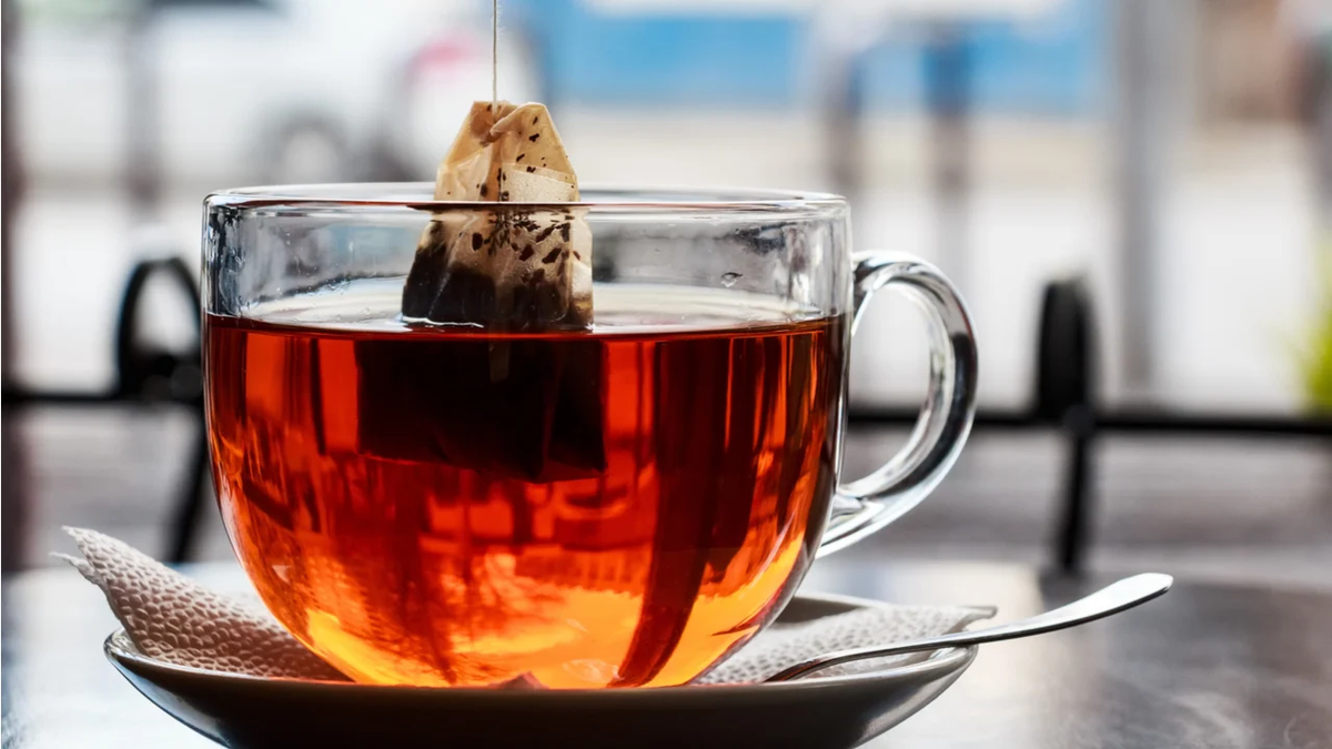 El té tiene una gran cantidad de componentes en el saquito. El té tiene una gran cantidad de componentes en el saquito.