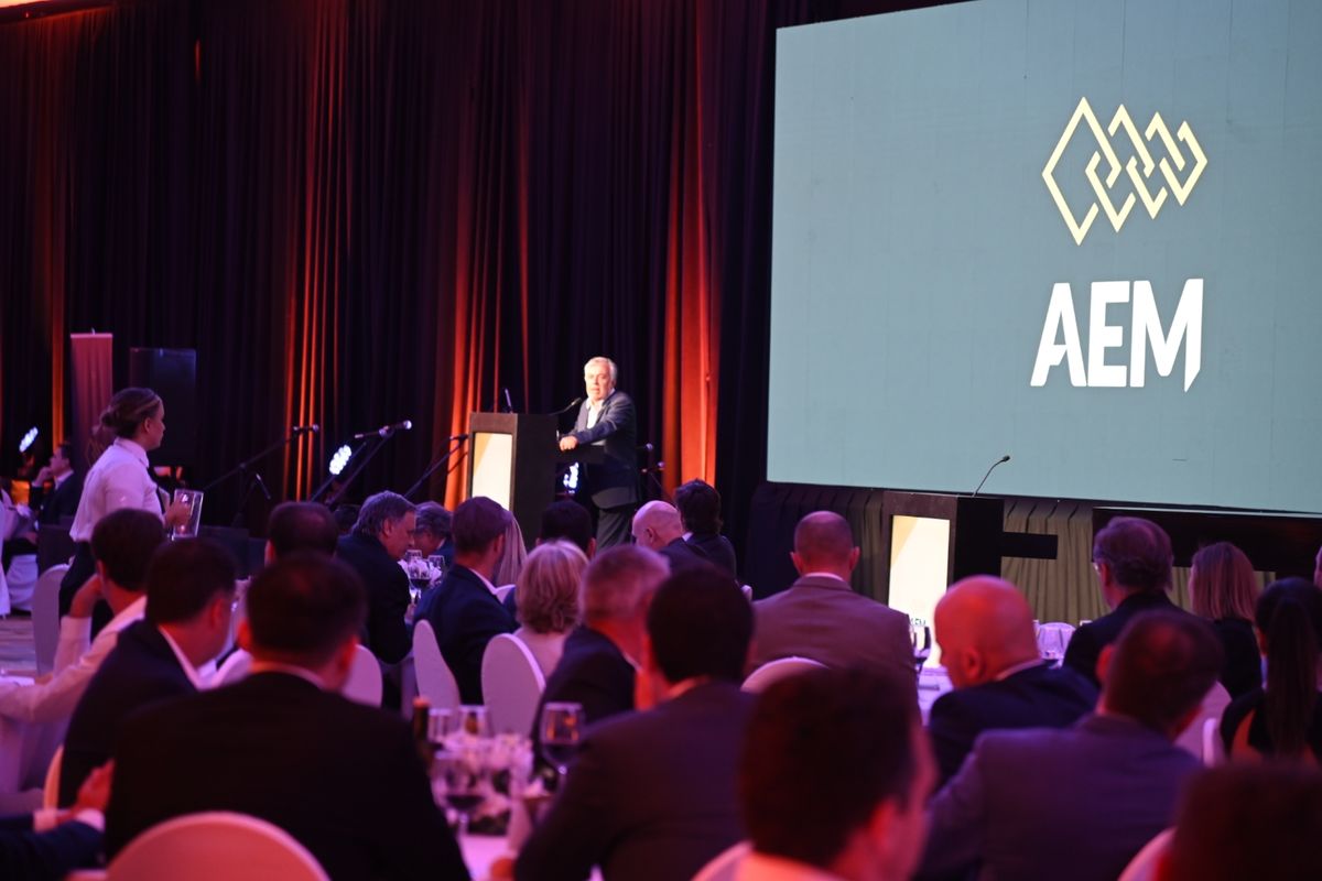 Alfredo Cornejo se mostró optimista ante empresarios por las reformas del gobierno de Javier Milei y la baja de la inflación. Alfredo Cornejo se mostró optimista ante empresarios por las reformas del gobierno de Javier Milei y la baja de la inflación.