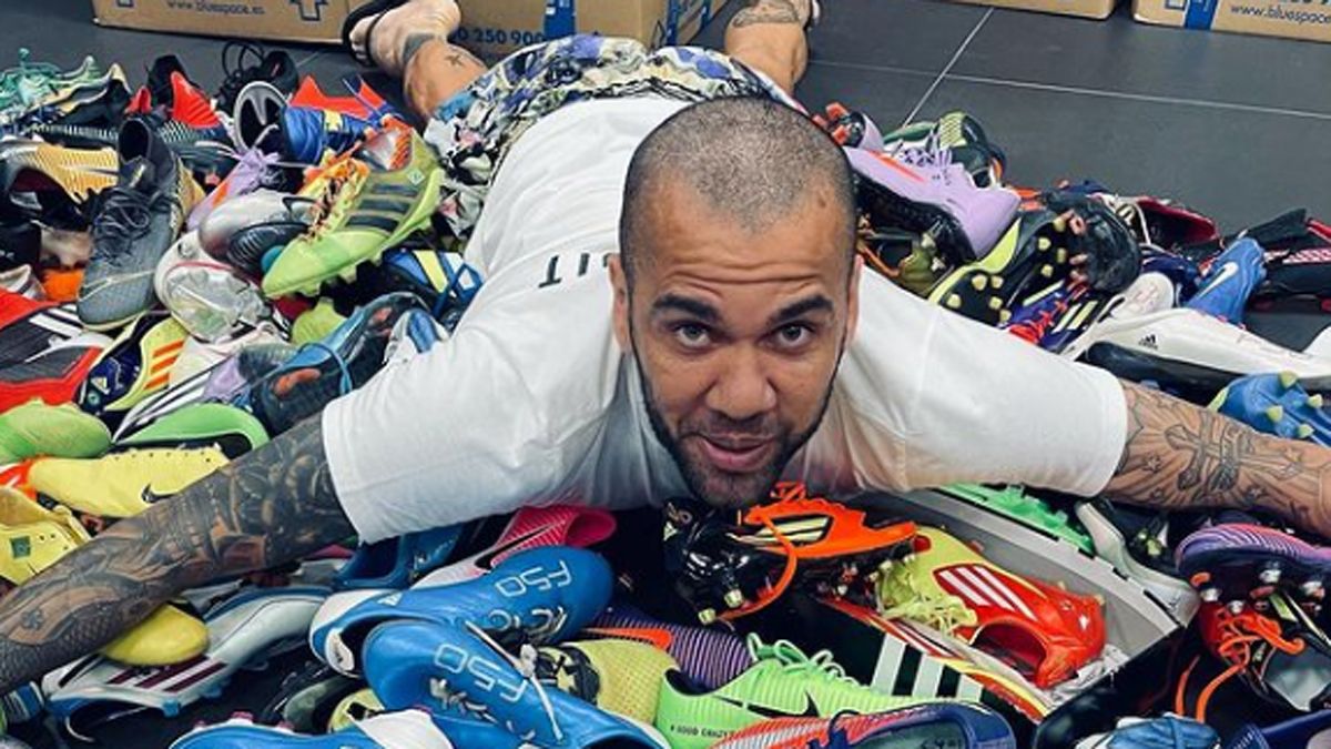 Dani Alves, la estrella que quiere Verón para Estudiantes