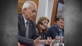 Adriana García designó secretario general a su esposo Adolfo Cueto para comandar juntos la UNCuyo Adriana García designó secretario general a su esposo Adolfo Cueto para comandar juntos la UNCuyo