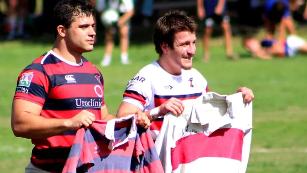 Los Tordos y Marista intercambiaron camisetas retro para celebrar sus 65 a&ntilde;os.