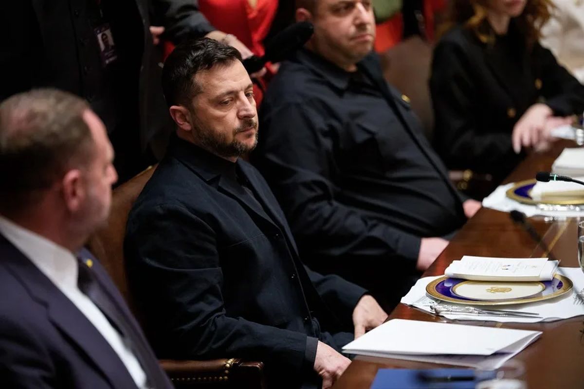 El presidente de Ucrania, Volodimir Zelenski, el viernes pasado en la Casa Blanca en la reuni&oacute;n que mantuvo con Donald Trump. Cr&eacute;dito: EFE.