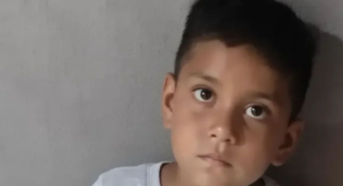 Emir Barzola, el niño de 8 años que murió de un balazo en el pecho al quedar en medio de un tiroteo entre bandas.