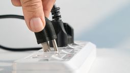 Estando apagado, este es el electrodoméstico que más energía consume por la noche