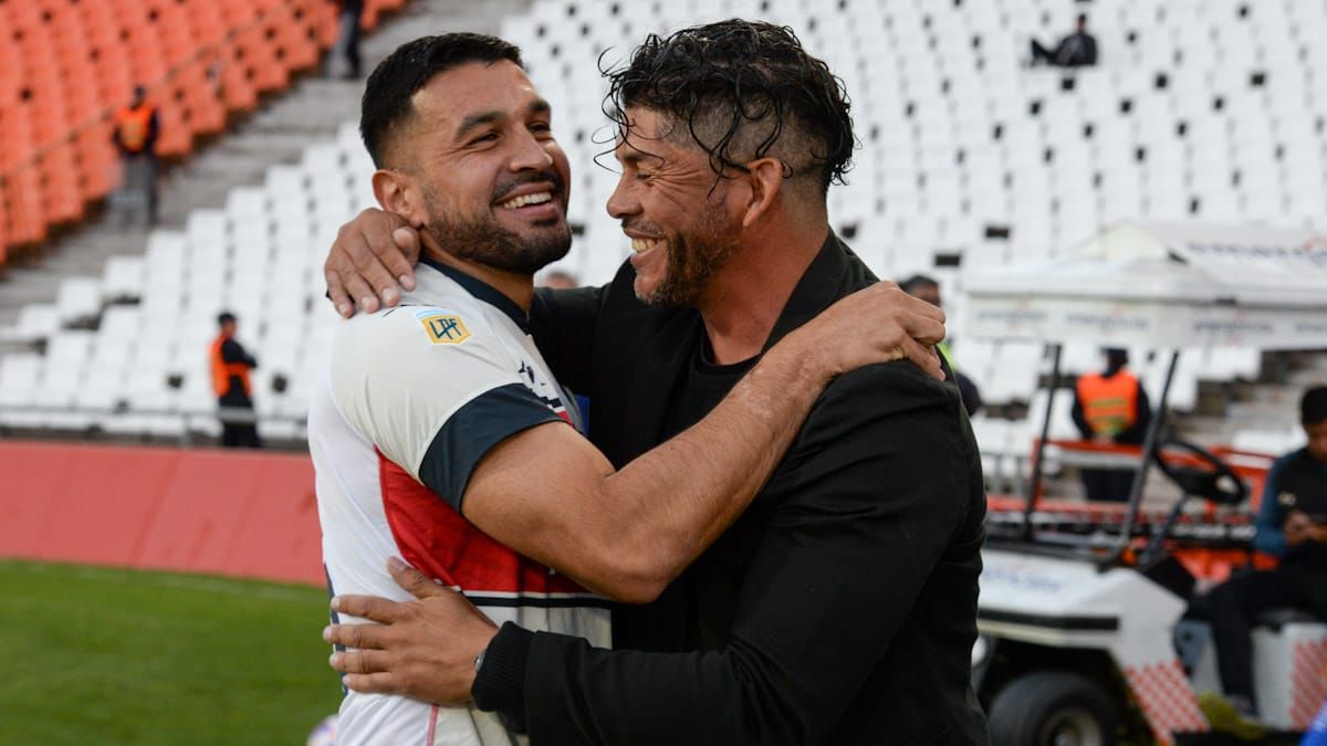 Sergio Gómez, uno de los entrenador del Tomba.