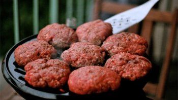 Menú caníbal: elaboraron hamburguesas con gusto a carne humana