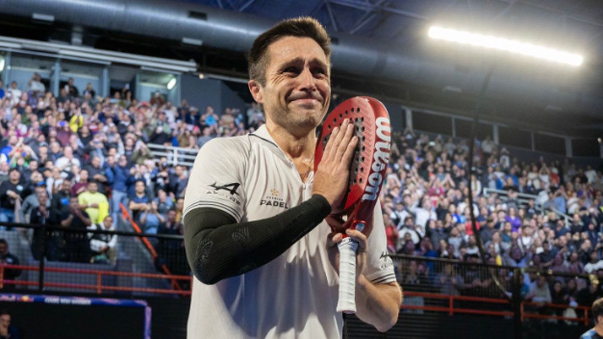 Bela fue ovacionado y se fue entre lágrimas.