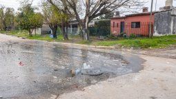 En calle Selva de Montiel la vida se hace difícil y el tránsito imposible