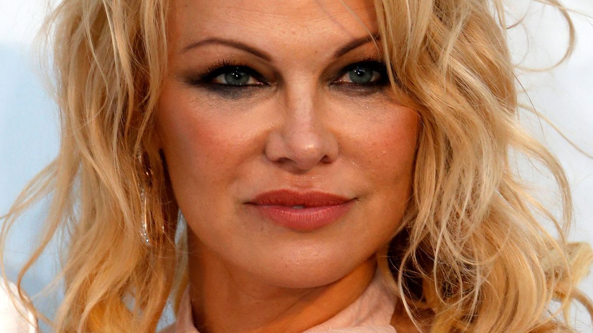 Las fotos de Pamela Anderson a cara lavada que paralzaron la red.