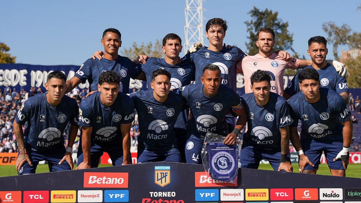 Independiente Rivadavia se metió en los octavos de final del Torneo Apertura.