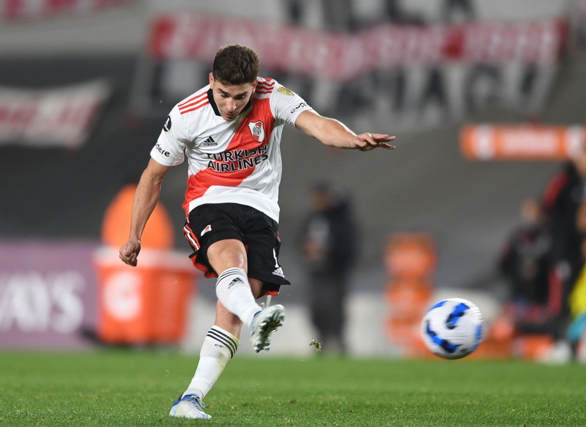 Julián Álvarez se irá de River al Manchester City aunque lo piden de otros clubes