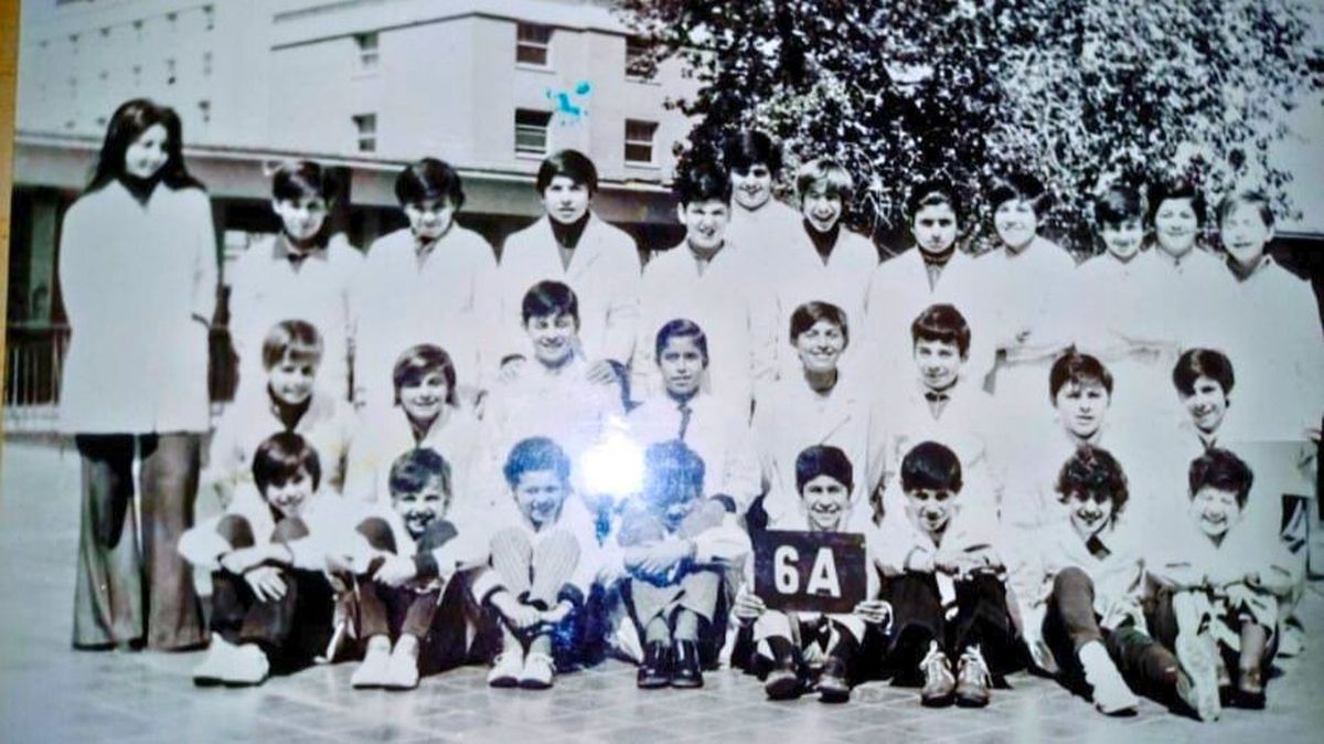 La promoción de la escuela Arístides Villanueva en 6to grado. Chicos felices, sonrientes, a punto de egresar. La promoción de la escuela Arístides Villanueva en 6to grado. Chicos felices, sonrientes, a punto de egresar.