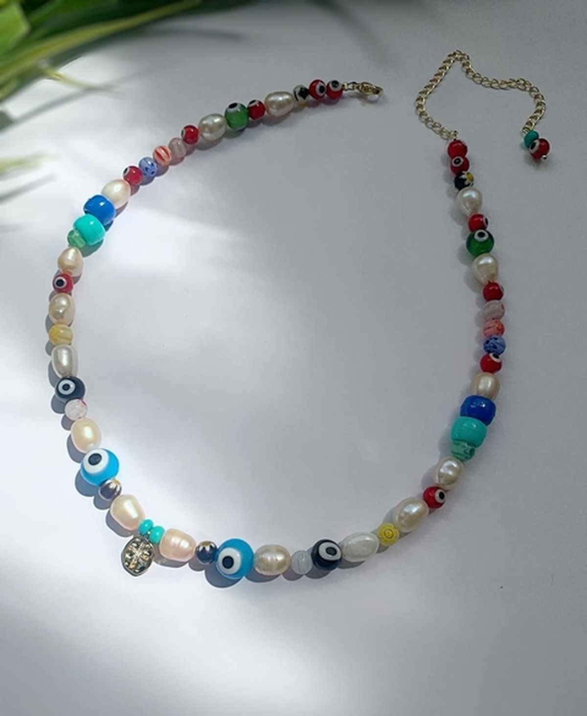 Flavia Palmiero lanza su propia colección de collares y paraliza la tendencia. Flavia Palmiero lanza su propia colección de collares y paraliza la tendencia.