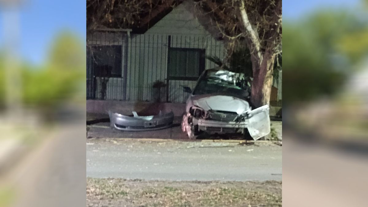 Los médicos de una ambulancia confirmaron la muerte de Pablo Marcelo Chacón en el lugar del accidente. Los médicos de una ambulancia confirmaron la muerte de Pablo Marcelo Chacón en el lugar del accidente.