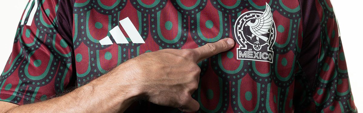 La Selección de México vestirá, diez años más, indumentaria Adidas. La Selección de México vestirá, diez años más, indumentaria Adidas.