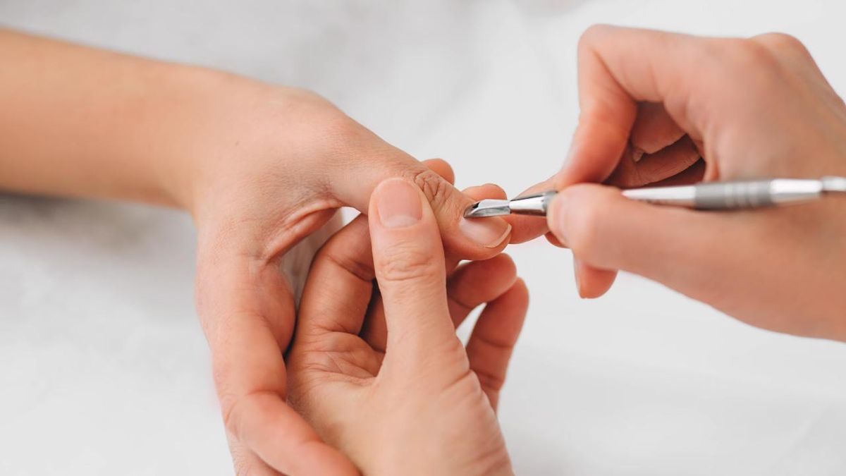 No debes cortar tus cutículas. No debes cortar tus cutículas. 