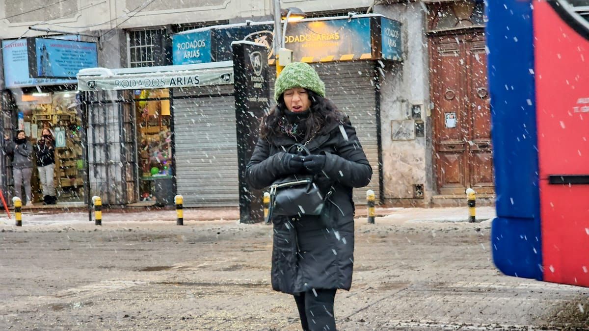 Se viene el día más frío del año en Mendoza y podría nevar en el llano: ¿cuándo?