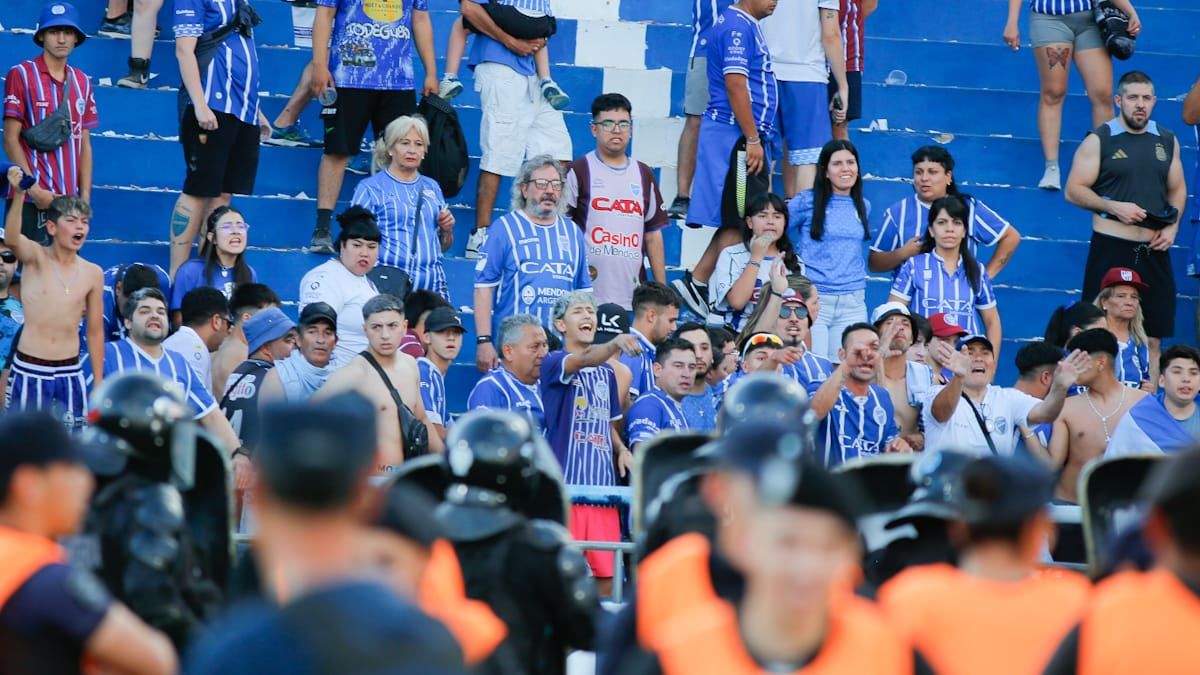 Los hinchas tombinos est&aacute;n consternados.