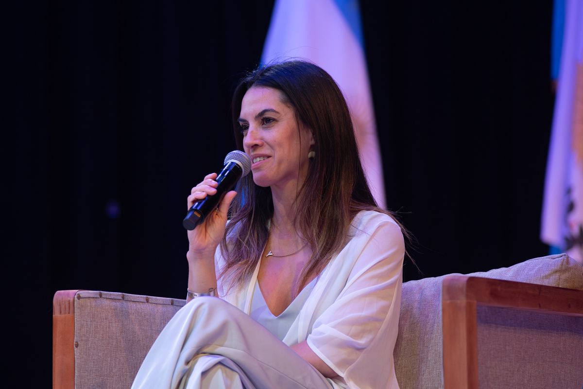 Estuvieron presentes además del gobernador, la vicegobernadora Hebe Casado y la presidenta del Emetur, Gabriela Testa y la subsecretaria de Turismo de la Nación, Yanina Martínez. Estuvieron presentes además del gobernador, la vicegobernadora Hebe Casado y la presidenta del Emetur, Gabriela Testa y la subsecretaria de Turismo de la Nación, Yanina Martínez.