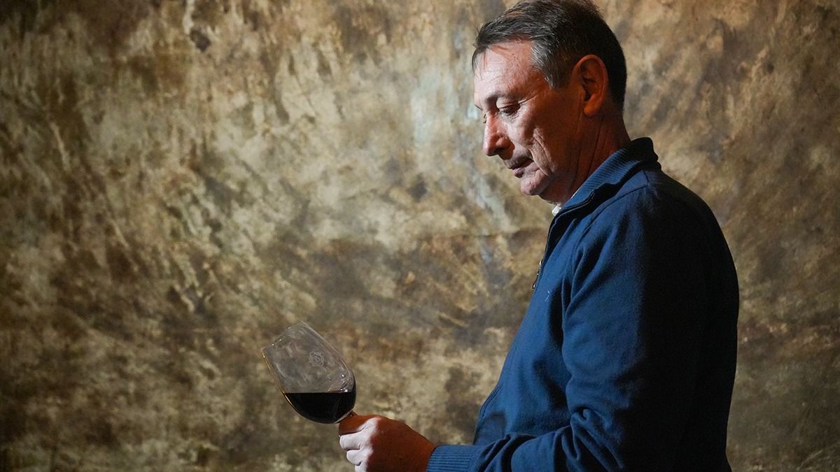 Adrián Barberis en su bodega. Adrián Barberis en su bodega.