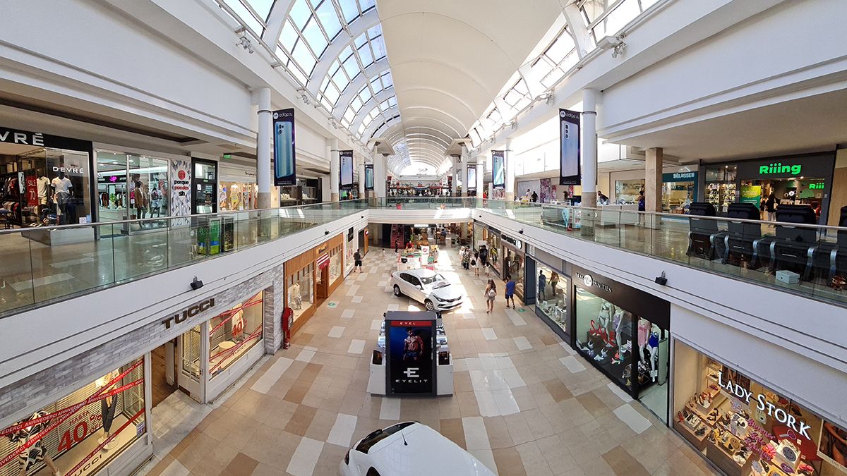 Pese a que el consumo no atraviesa un buen momento, en los shoppings los patios de comida siguen apalancando las ventas. Imagen ilustrativa. Pese a que el consumo no atraviesa un buen momento, en los shoppings los patios de comida siguen apalancando las ventas. Imagen ilustrativa.