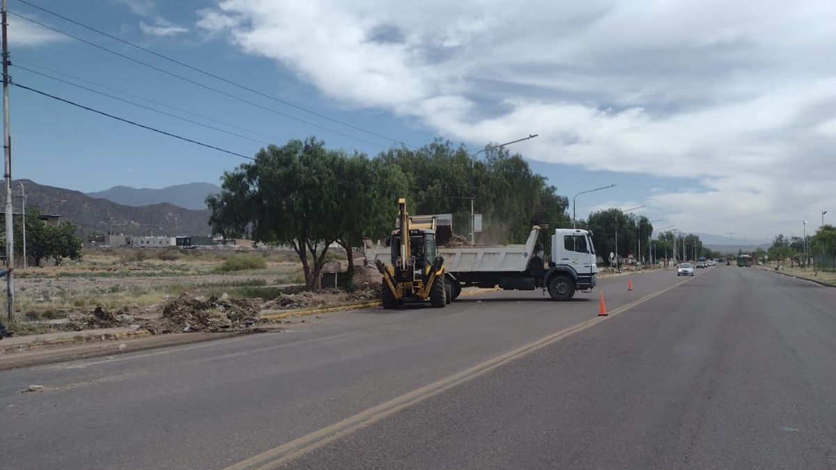 El objetivo de los trabajos es mejorar el drenaje pluvial y prevenir inundaciones en áreas urbanas y rurales. El objetivo de los trabajos es mejorar el drenaje pluvial y prevenir inundaciones en áreas urbanas y rurales.