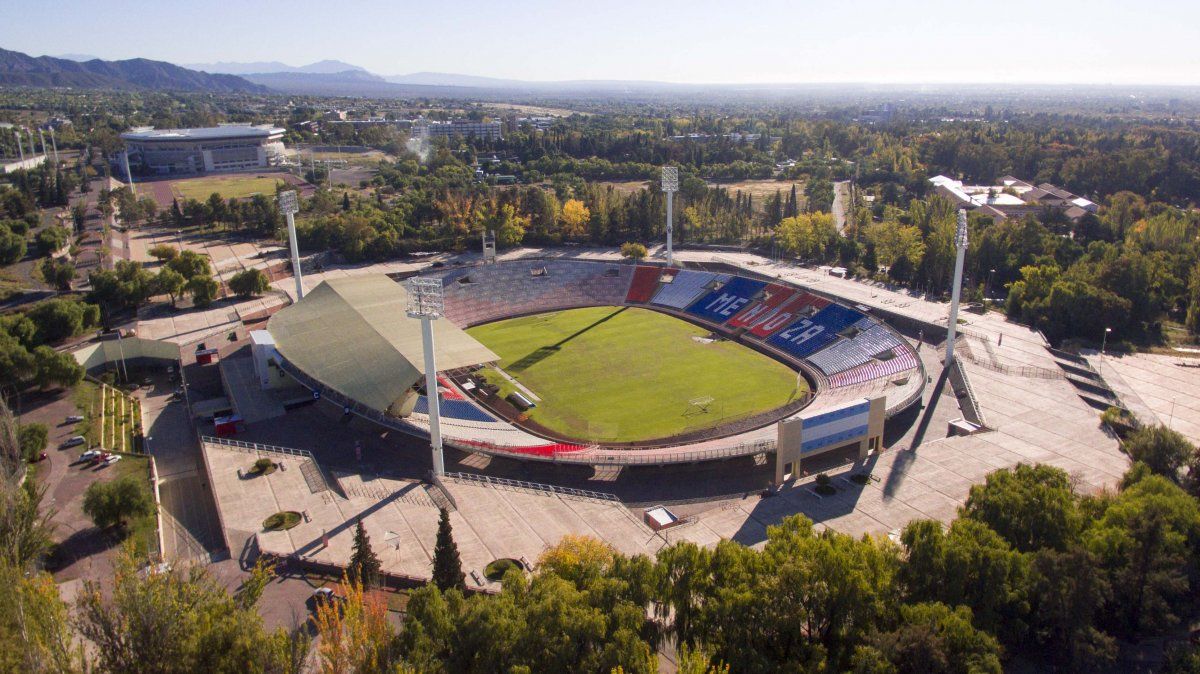 El miércoles se hará la vacunación contra el Covid en el Estadio Malvinas Argentinas.