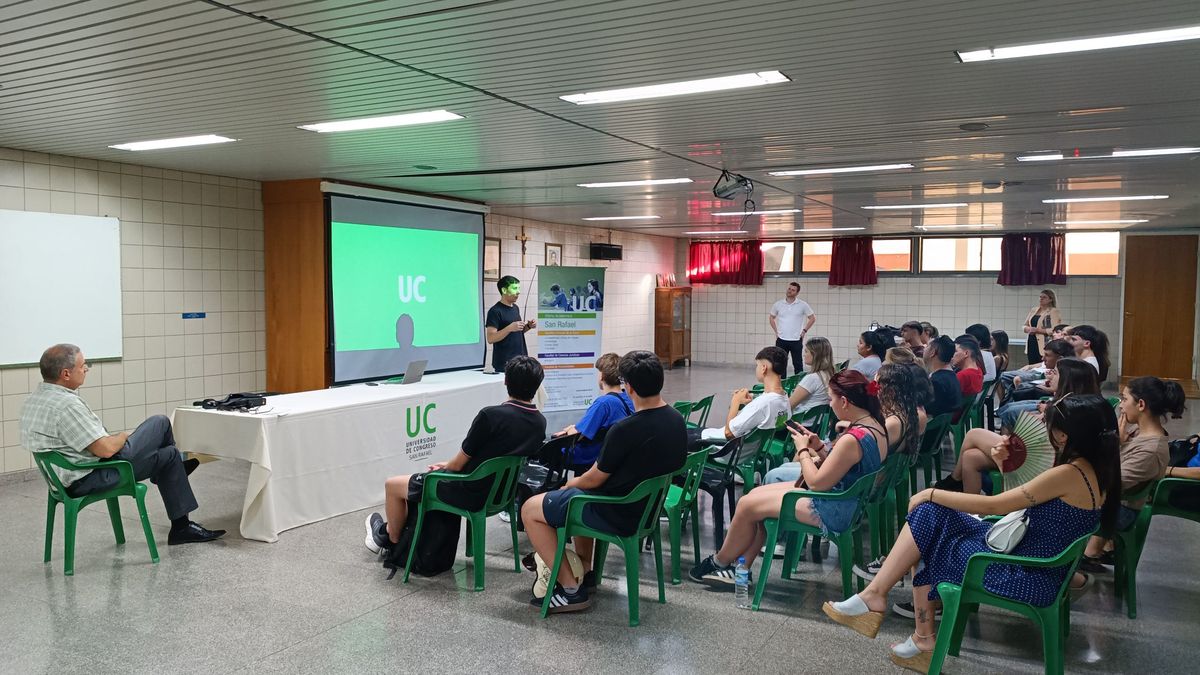 Durante el encuentro se presentaron dos licenciaturas que ya cuentan con disposición del Ministerio de Educación.