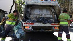 El paro de camioneros complica  a diversos sectores