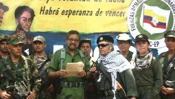 El ex número 2 de las FARC anunció en un video que retoma la lucha armada en Colombia