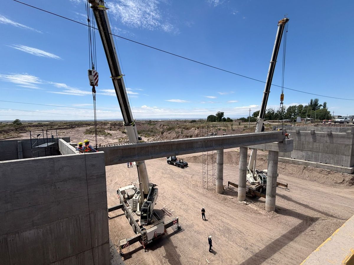 Así está hoy la obra de los puentes en la Ruta 40. Así está hoy la obra de los puentes en la Ruta 40.