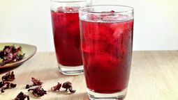 El agua de jamaica es una bebida refrescante, diurética y antioxidante.&nbsp;