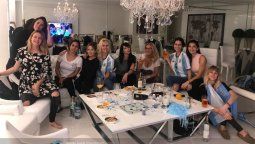 ¡Epa! Las Nara apoyaron a la Selección y se tomaron unos vinitos