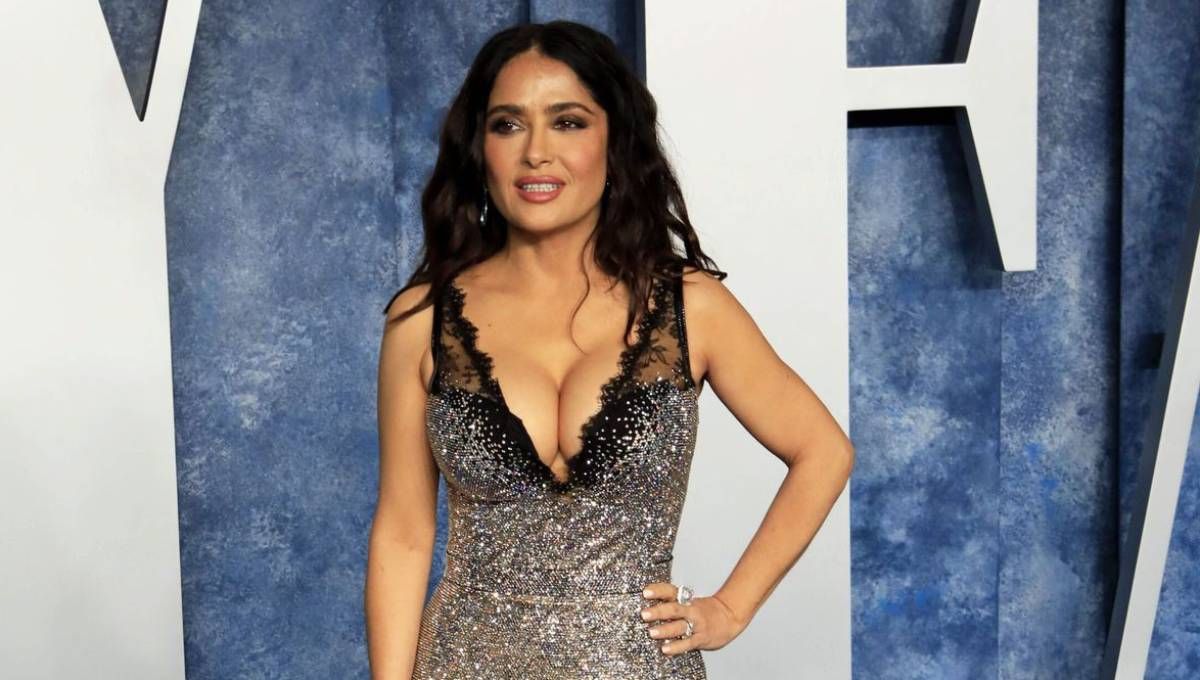 Salma Hayek se lució con su bikini más infernal