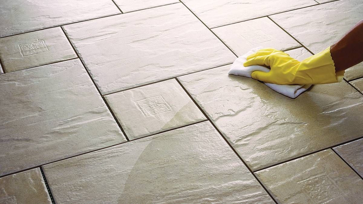 Cómo limpiar los suelos porosos y dejarlos impecables con estos trucos caseros